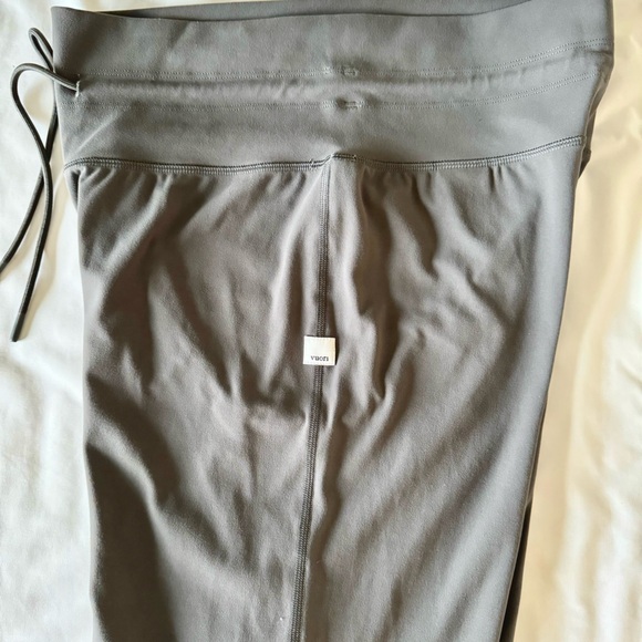 Vuori Daily Wideleg Full length Pants, Olive Green, Medium - Picture 5 of 9